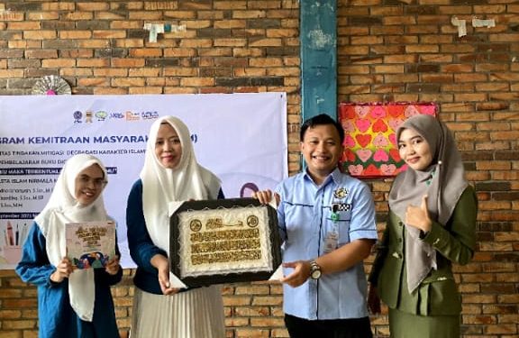 Pengabdian Dosen IAP FISIP UMSU di TK Swasta Islam Nirmala Medan, Tingkatkan Karakter Islami Anak Melalui Buku Digital Pintar